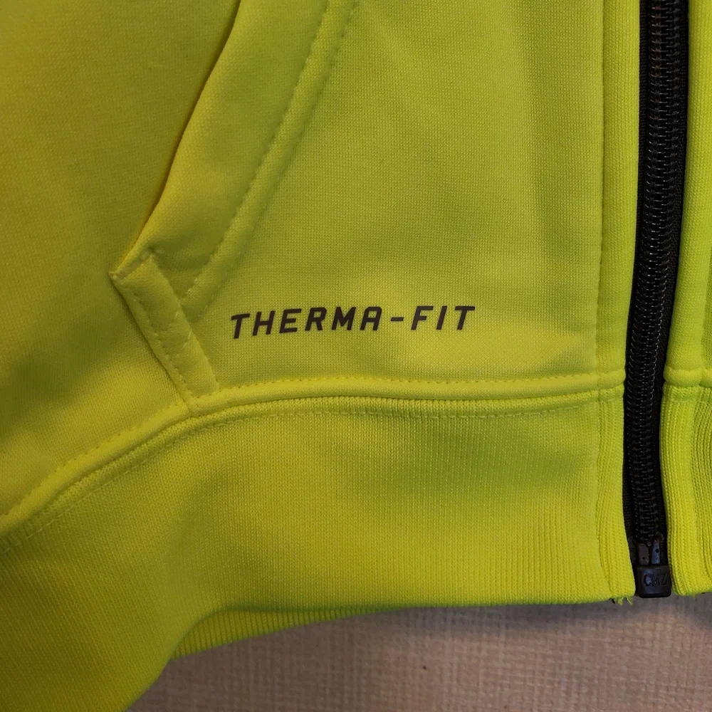 Nike Therma Fit toddler zip up sweatshirt. Size 2T.‎ Very gently worn.